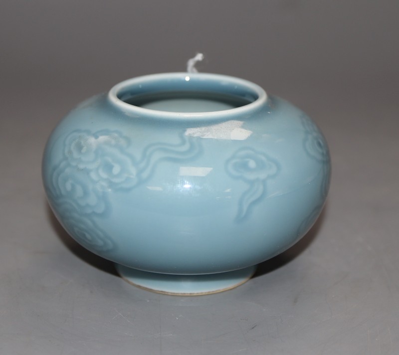 A Chinese clare de lune blue glazed waterpot, height 6cm